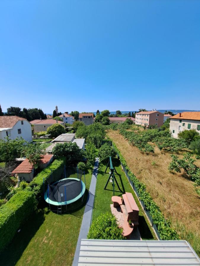 Guesthouse Varnica Kaštel Lukšić Exterior foto