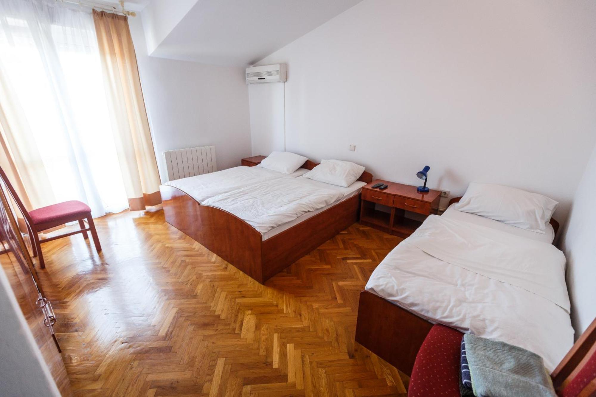 Guesthouse Varnica Kaštel Lukšić Exterior foto