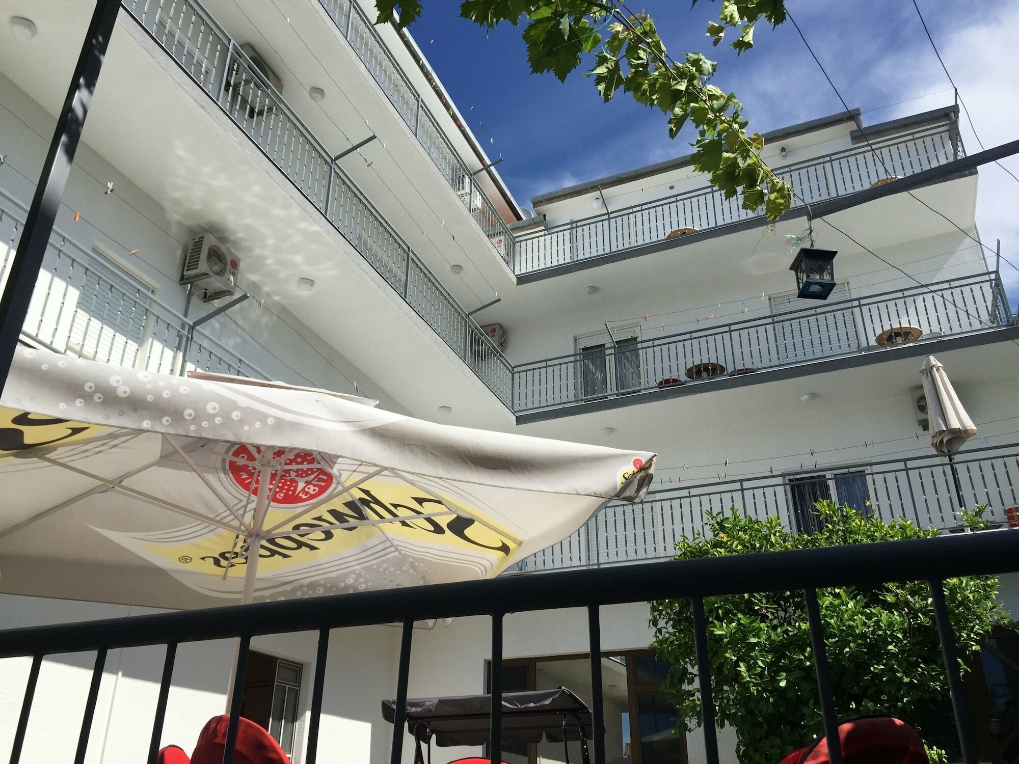 Guesthouse Varnica Kaštel Lukšić Exterior foto